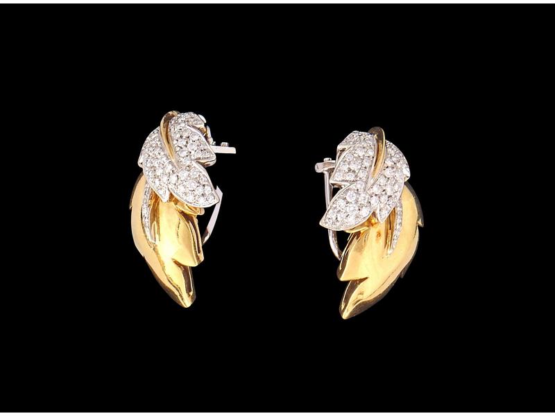 PAIRE DE CLIPS D'OREILLES en or jaune et...