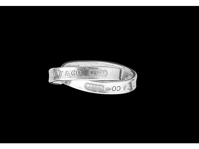 TIFFANY & CO