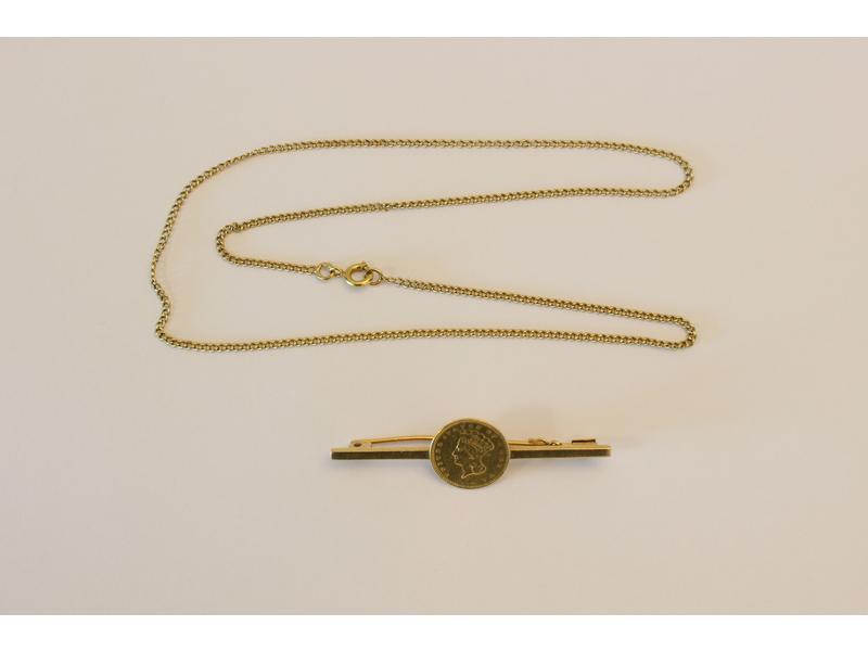 BARRETTE en or jaune (750) ornée d'une pièce...