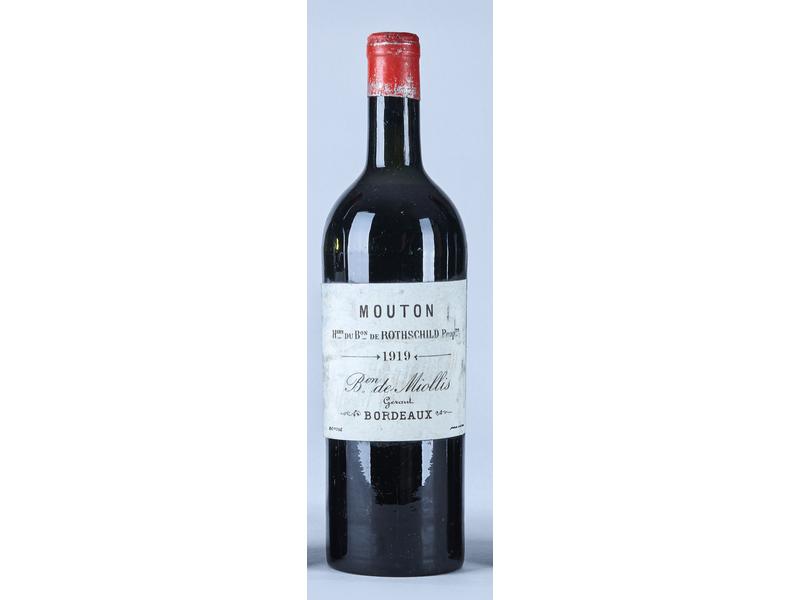 1 Blle CH. MOUTON HERITIER BARON DE ROTHSCHILD,...