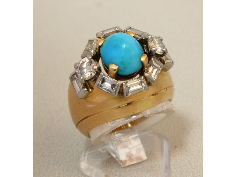 BAGUE dôme en platine et or jaune (750) sertie...