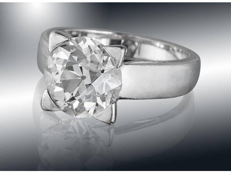 BAGUE solitaire en or gris (750) sertie d'un...