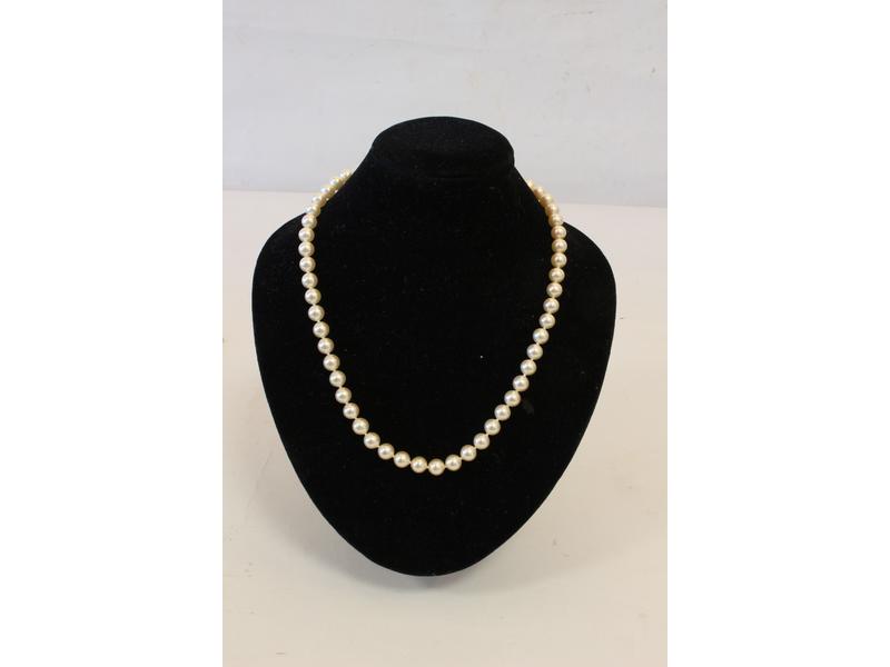 COLLIER de perles de culture à fermoir en...