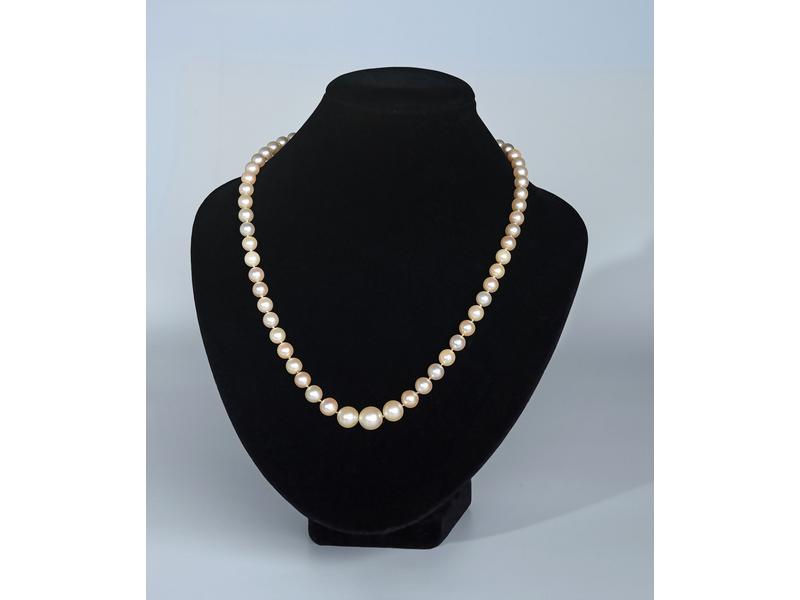 COLLIER DE PERLES de culture en chute, fermoir...