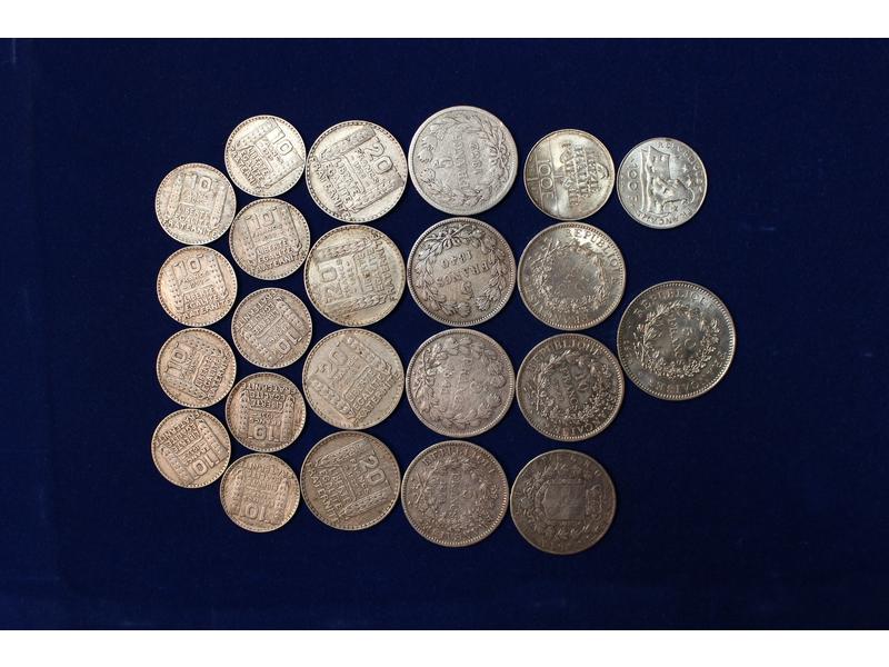 LOT DE PIECES EN ARGENT comprenant