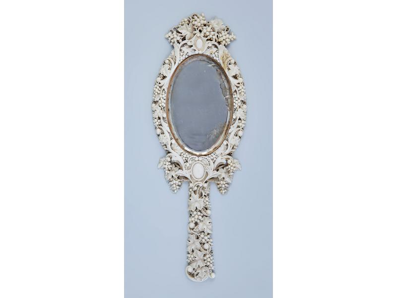 JOLI MIROIR A MAIN dans encadrement très...