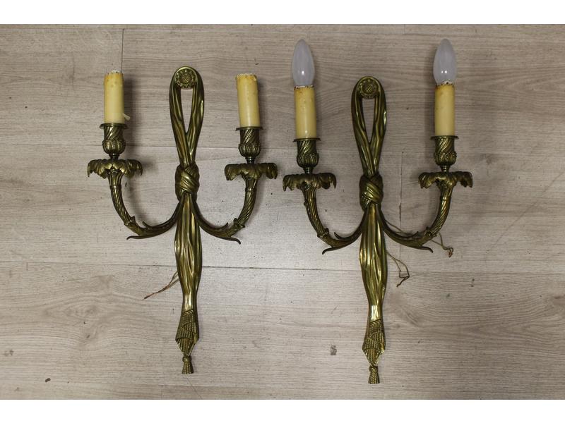 MAISON CAHRLES & Fils