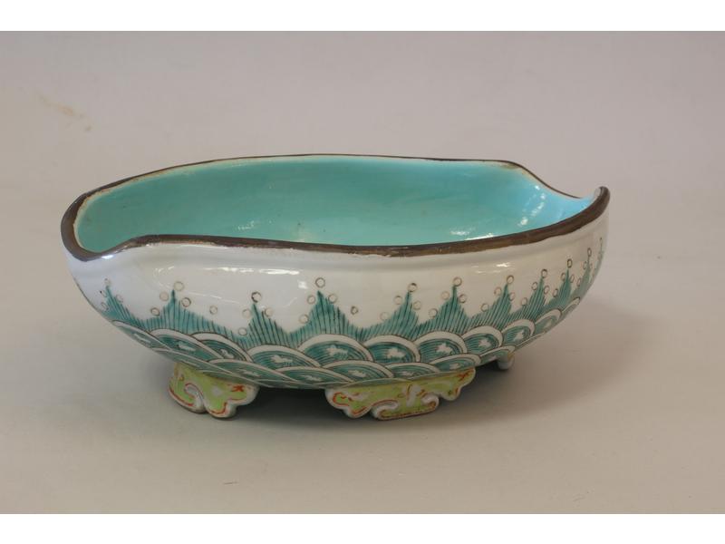 COUPE OBLONGUE en forme de coquillage ouvert,...