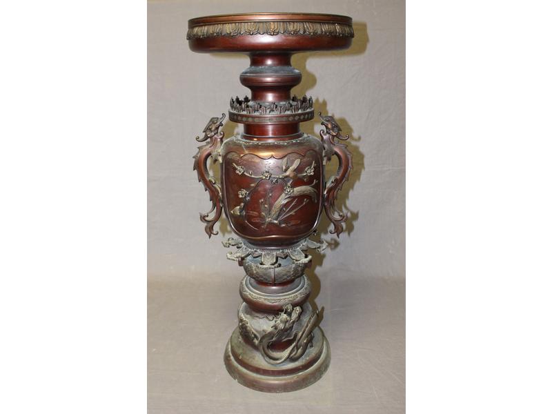 SELETTE DE BRÛLE-PARFUM en bronze à patine...