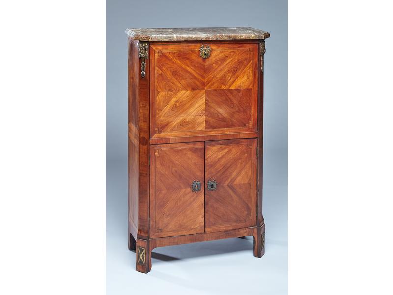 PETIT SECRETAIRE de dame en placage de bois...