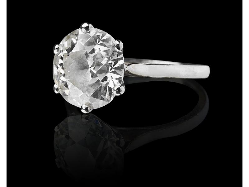 DIAMANT taille ancienne de 3,58 ct, monté...