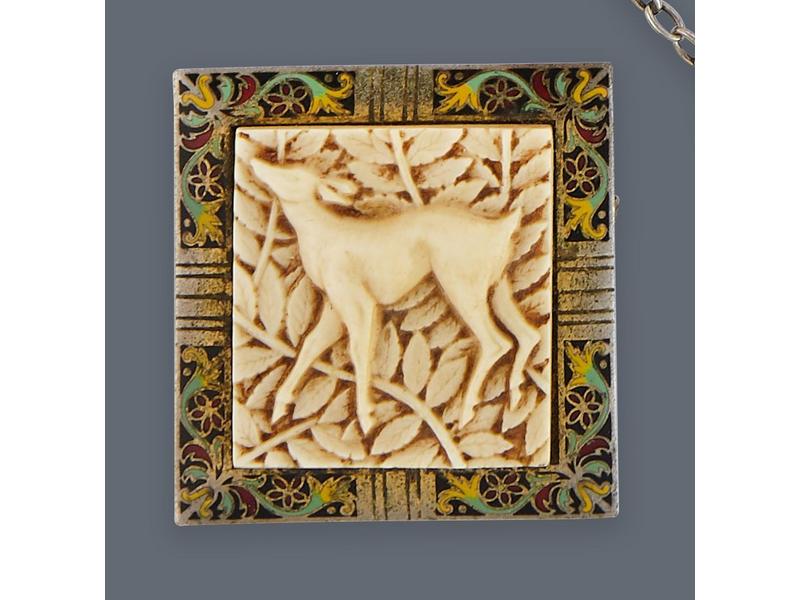 BROCHE rectangulaire en résine façon ivoire...