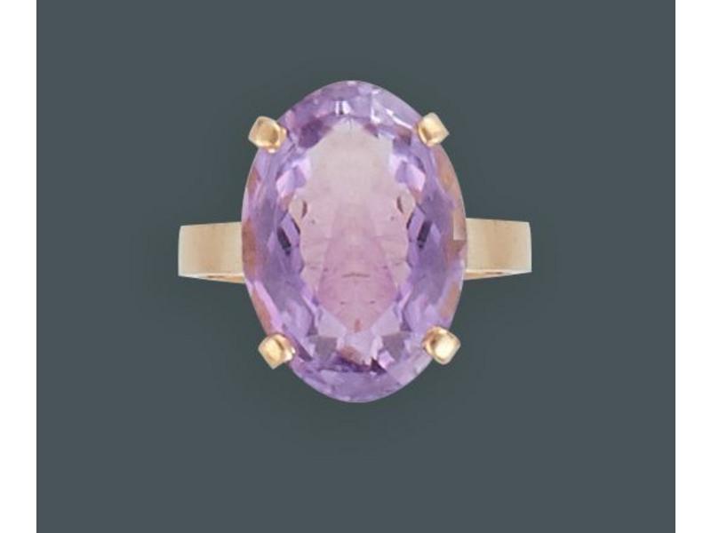 BAGUE en or jaune (750) ornée d'une améthyste...