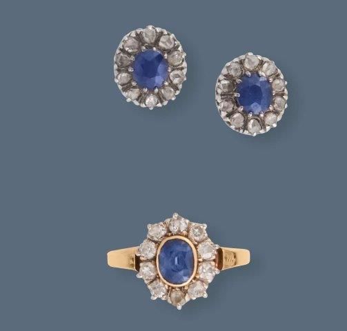 PARURE comprenant une BAGUE marguerite en...