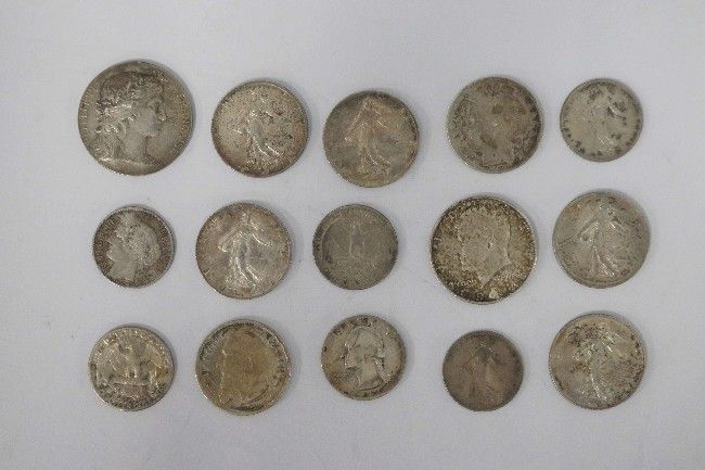 LOT DE PIECES en argent comprenant :