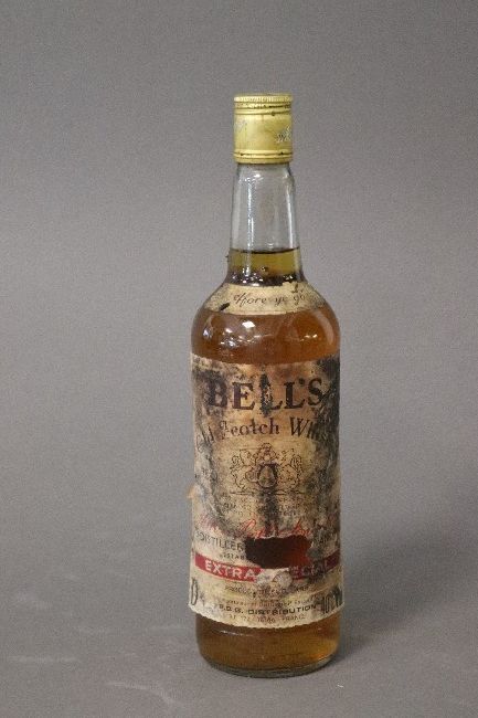 1 Blle Old Scotch Whisky BELL'S "Extra S...