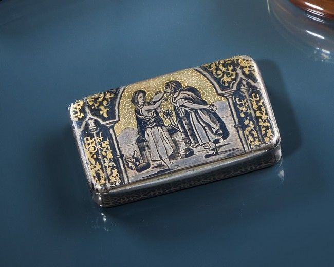 BOÎTE rectangulaire ou TABATIERE, en vermeil...