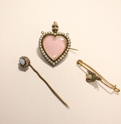 PENDENTIF COEUR formant porte-photo ou souvenir,...