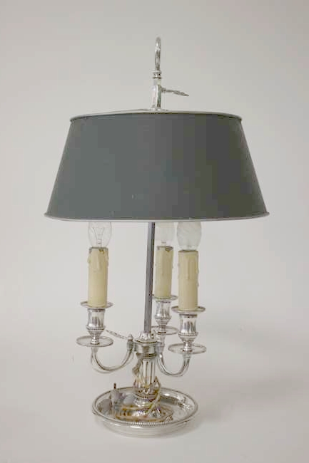 LAMPE BOUILLOTE en bronze et métal argenté...