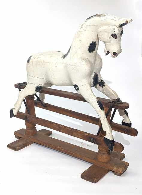 PETIT CHEVAL A BASCULE.