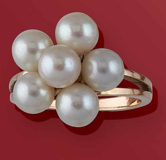 BAGUE fleur en or jaune (750) et 6 perles...