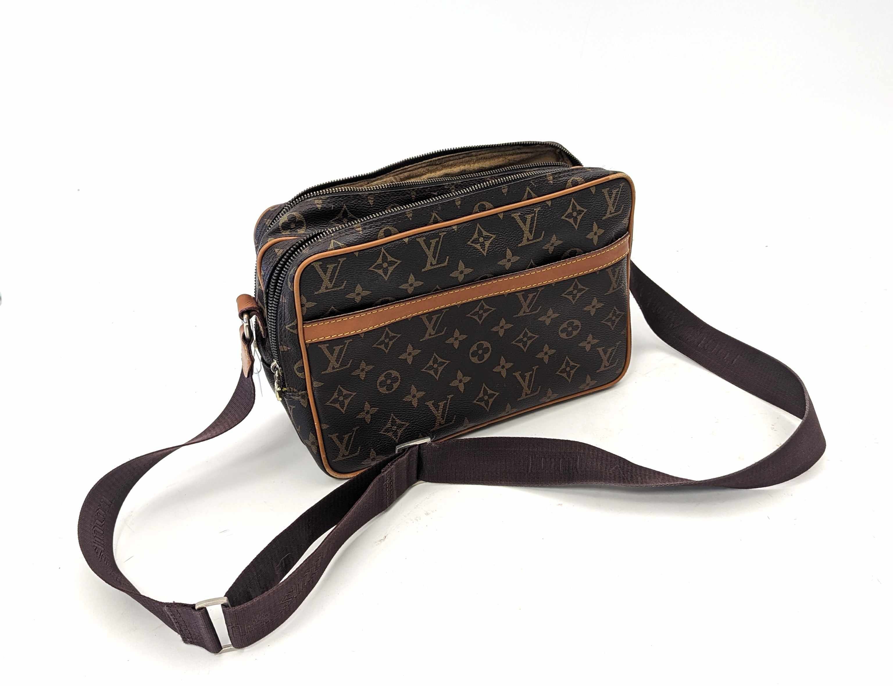 LOUIS VUITTON