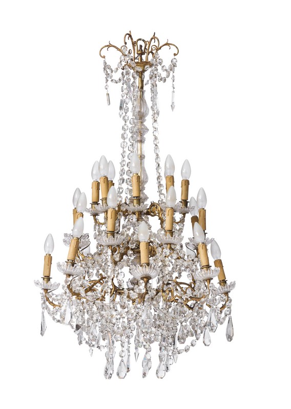 LUSTRE en bronze et pampilles de cristal,...