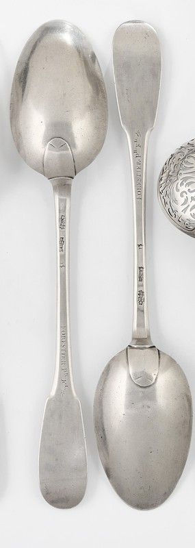 PAIRE DE CUILLERES A RAGOUT en argent, modèle...