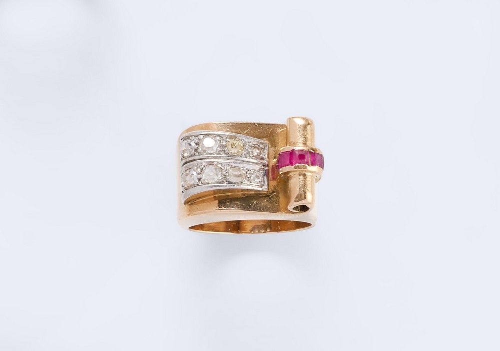 BAGUE TANK en or jaune (750) sertie d'un...
