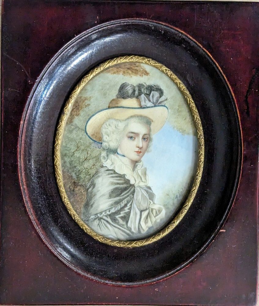 MINIATURE ovale figurant un portrait de femme...