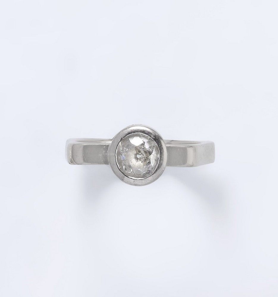 SOLITAIRE en or gris (750) orné d'un diamant...
