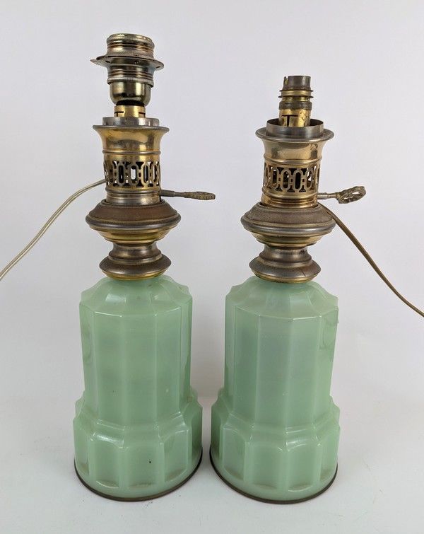 PAIRE D’ANCIENNES LAMPES A PETROLE adaptées...