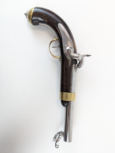 Pistolet à percussion de marine modèle 1837....