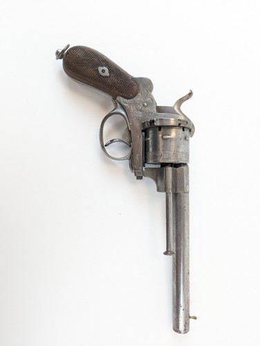 Revolver à broche, six coups, calibre 12...