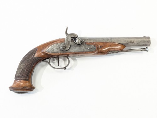 Pistolet à percussion d’officier.
