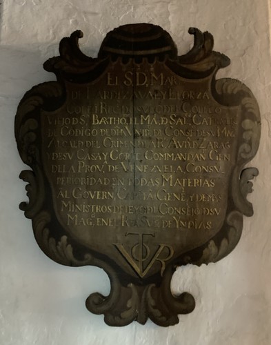 BLASON ou PANNEAU DE DEVOTION en bois sculpté...