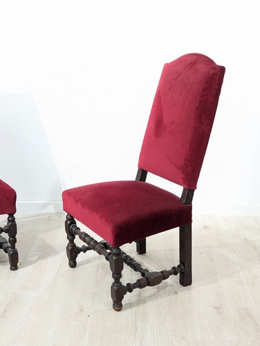 PAIRE DE CHAISES à haut dossier plat, le...