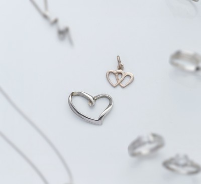 DEUX PENDENTIFS COEUR en argent (925).