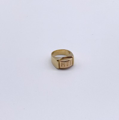 CHEVALIERE en or (750) monogrammée MTT