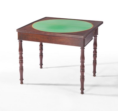 TABLE A JEU en acajou et placage d'acajou,...