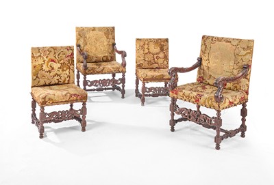 SUITE DE DEUX FAUTEUILS ET DEUX CHAISES à...
