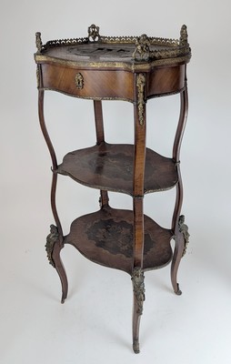 PETITE TABLE TRAVAILLEUSE en acajou et placage...