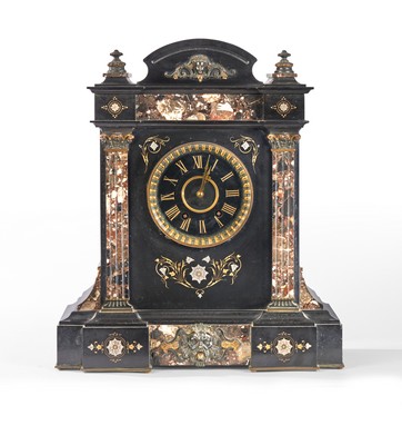 IMPORTANTE PENDULE BORNE en marbre noir à...