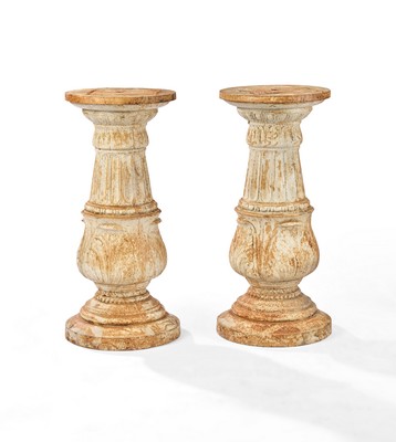 PAIRE DE SELLETTES de jardin, de forme balustre,...