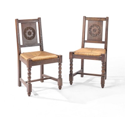 PAIRE DE CHAISES à dossier plat en chêne...