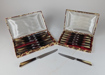 DOUZE COUTEAUX ET DOUZE COUTEAUX A ENTREMETS...