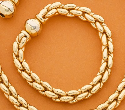 BRACELET en or (750) à larges mailles tressées,...