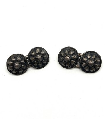 PAIRE DE BOUTONS DE MANCHETTE en argent (800)...