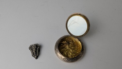 LOT en argent comprenant un clip d’oreille...