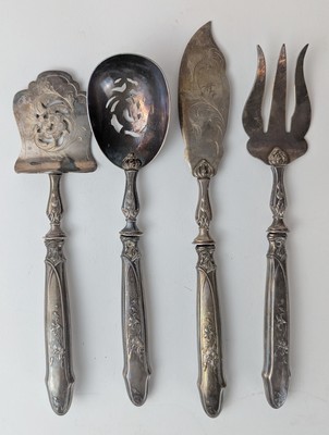 SERVICE A MIGNARDISES à manche en argent...